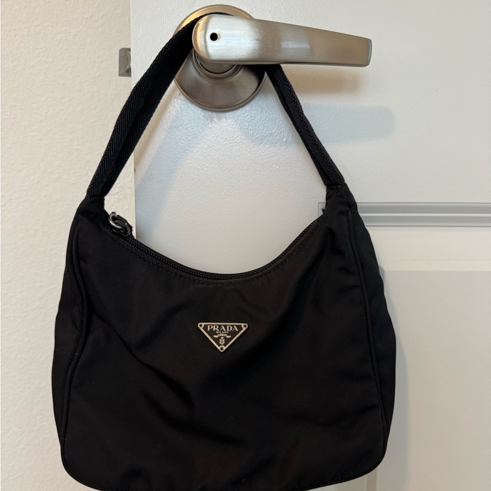 Prada Black Shoulder Bag Minimalist Design